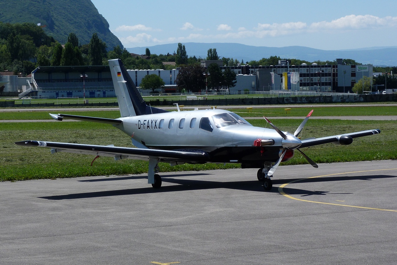 [06/08 - 17/08/2011] : Annemasse, Courchevel, Annecy, Chamonix... : Hélicos et avions dans les Alpes 1108310159271326458667931