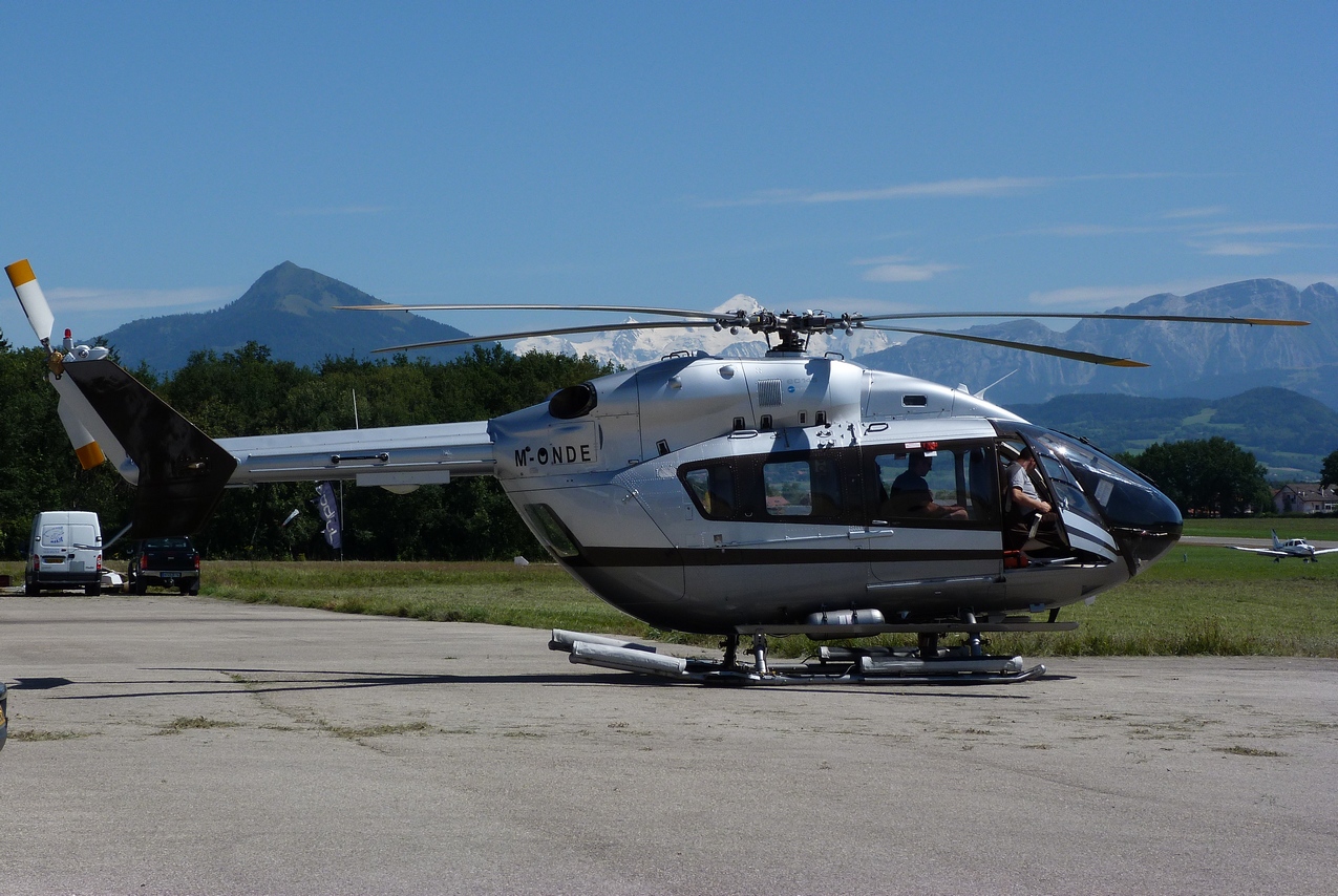 [06/08 - 17/08/2011] : Annemasse, Courchevel, Annecy, Chamonix... : Hélicos et avions dans les Alpes 1108310216331326458668079