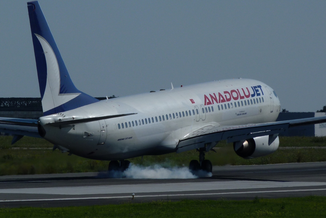 [02.09.2011] Boeing 737-800w (TC-JGO) Anadolujet + Boeing 777-200LR (F-OLRA) Air Austral 1109020917161326458681951