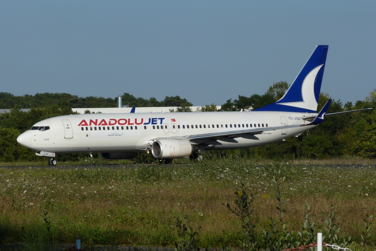 [02.09.2011] Boeing 737-800w (TC-JGO) Anadolujet + Boeing 777-200LR (F-OLRA) Air Austral 1109020917201326458681952