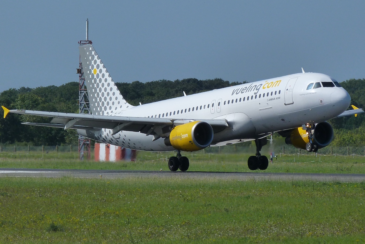 [14/09/2011] Airbus A320 (EC-JFH) Vueling: 1er Vol Commercial 1109160919071373938752592