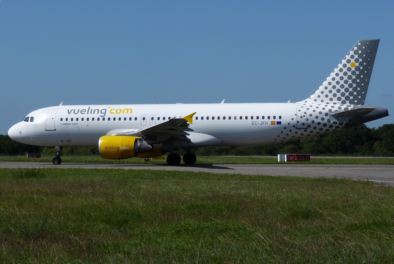 [14/09/2011] Airbus A320 (EC-JFH) Vueling: 1er Vol Commercial 1109160919091373938752597