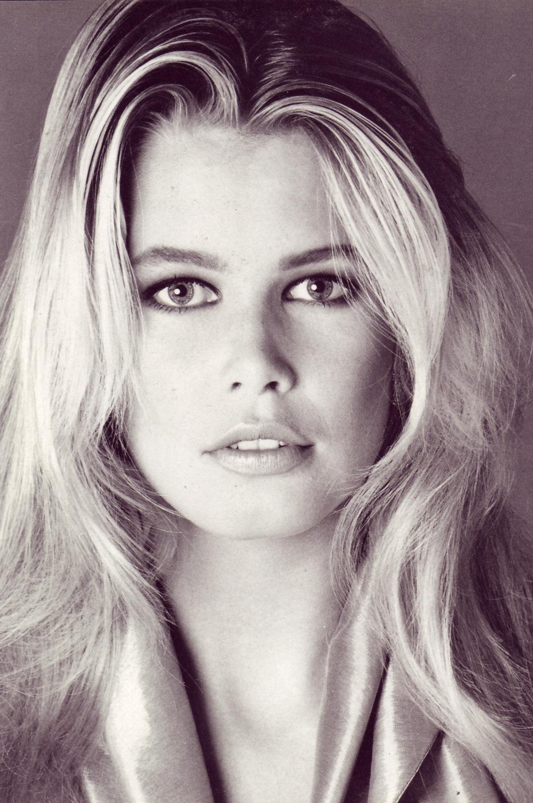 Le fameux post "Claudia Schiffer" - Page 6 1109161008281058238752873