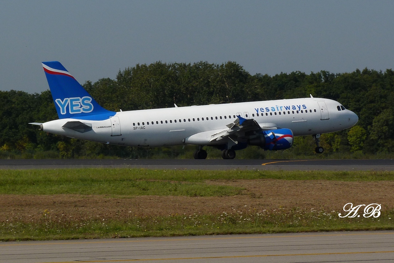 [12/09/2011] Airbus A320 (SP-IAC) Yes Airways 1110011038531373938829752