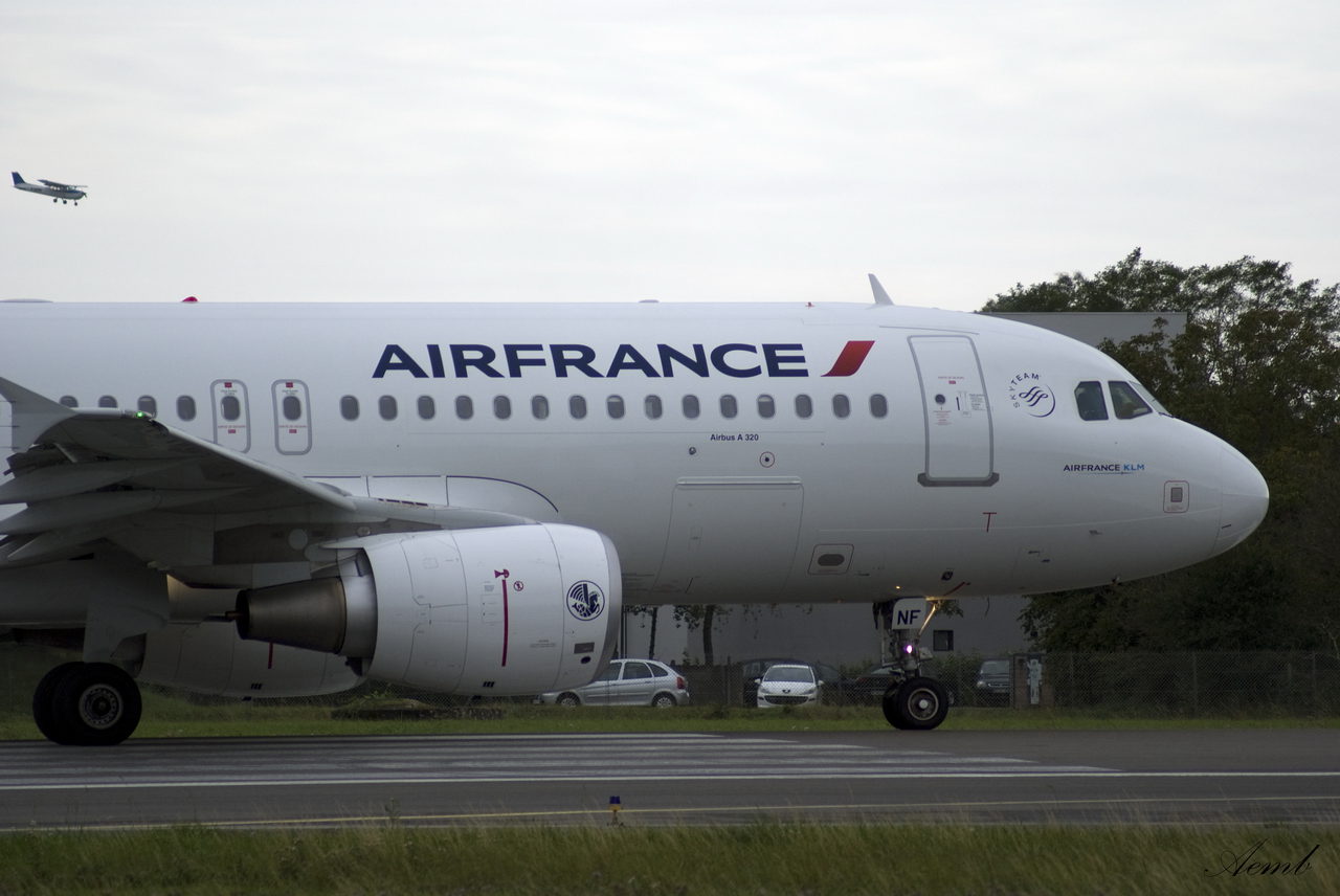 Airbus A320-214: Air France F-HBNF le 08.10.11 1110080448401345378867118