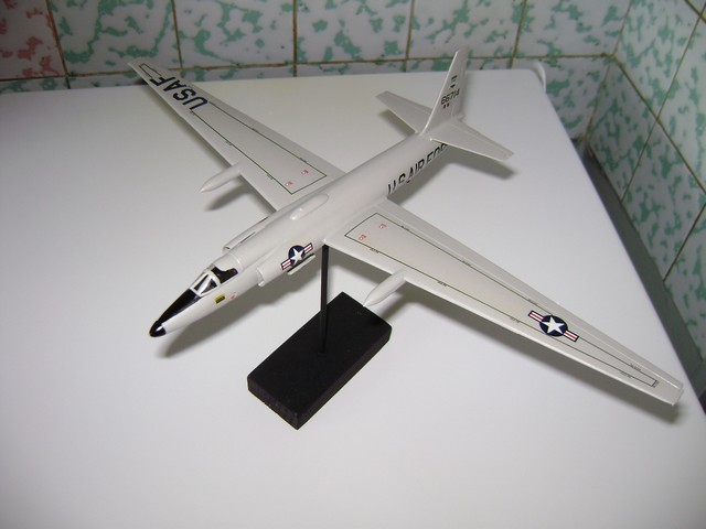 Airfix 1/72 Lockheed U2B (04028) 1110140614301272518900129