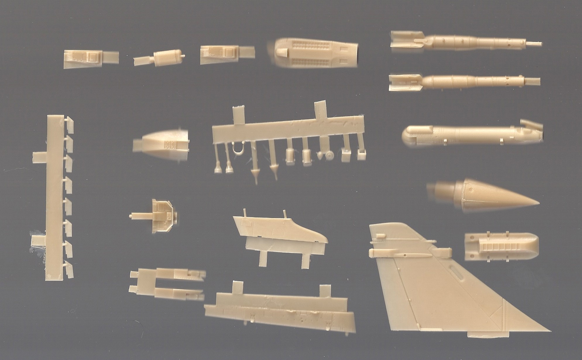 Mirage 2000D "Kandahar" Heller 1/48 "upgrade" 111025063322795298956526