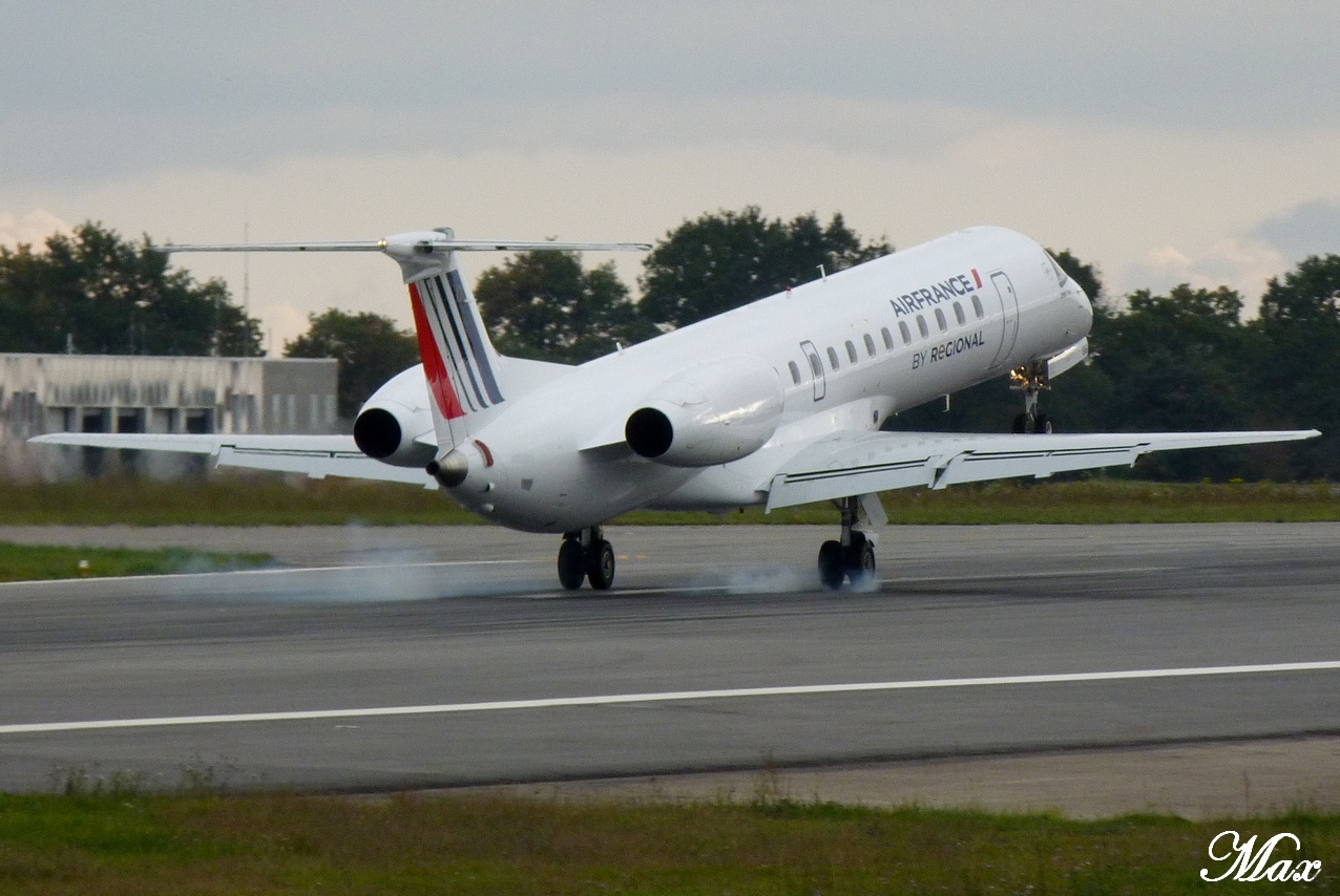 Spotting du 30/10/2011 : Flybe "G-JEDP", Easyjet Suisse A320, B734 Air Explore...etc 1110300755151373938979945