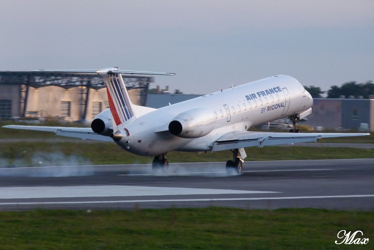 Spotting du 30/10/2011 : Flybe "G-JEDP", Easyjet Suisse A320, B734 Air Explore...etc 1110300755291373938979950