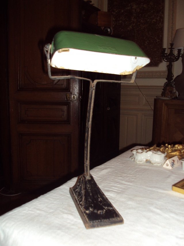   Ancienne lampe de bureau an.30,abat jour émaillé vert,notaire 