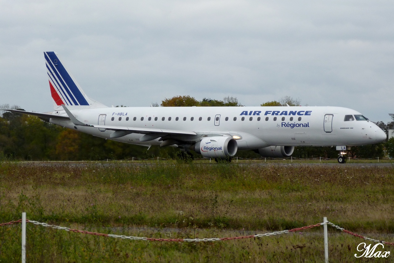 Spotting du 30/10/2011 : Flybe "G-JEDP", Easyjet Suisse A320, B734 Air Explore...etc 1110311232051373938981272