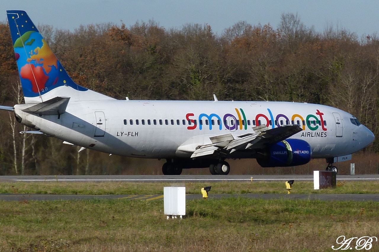 [26/12/2011] Boeing 737-300 (LY-FLH] Small Planet Airlines 1112261056501373939222792