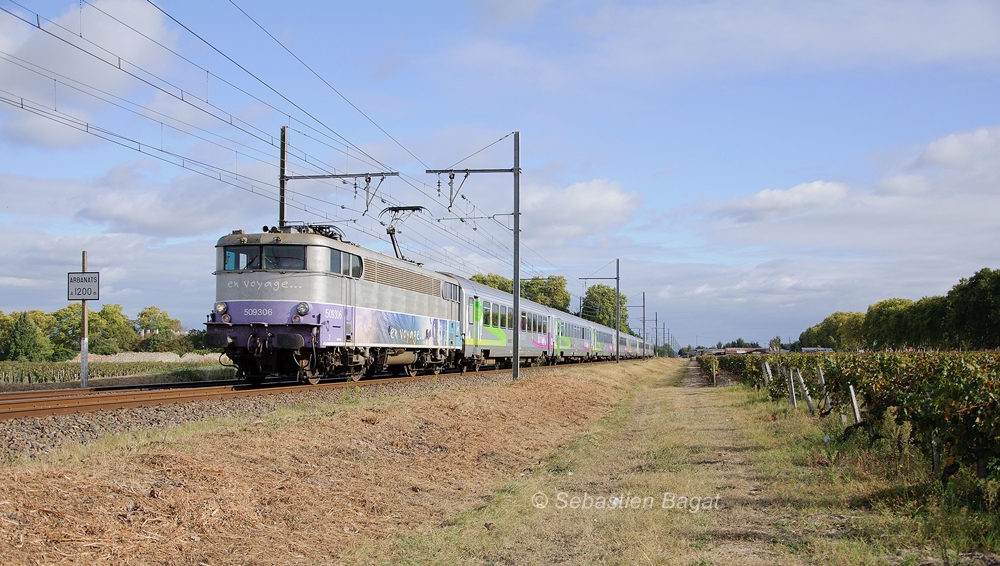 Photos et vidéos de la ligne Bordeaux - Toulouse - Narbonne - Sète (2007-2013) - Page 26 111230111529923529234962