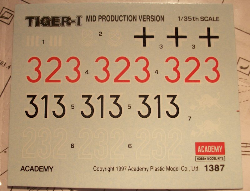 Tiger I: Mid (Academy) par Dragon1875, Late ausf E (Tamiya) par Skaarj et (Italeri) par kurgan [1/35] - Page 7 1203120802361410669569887