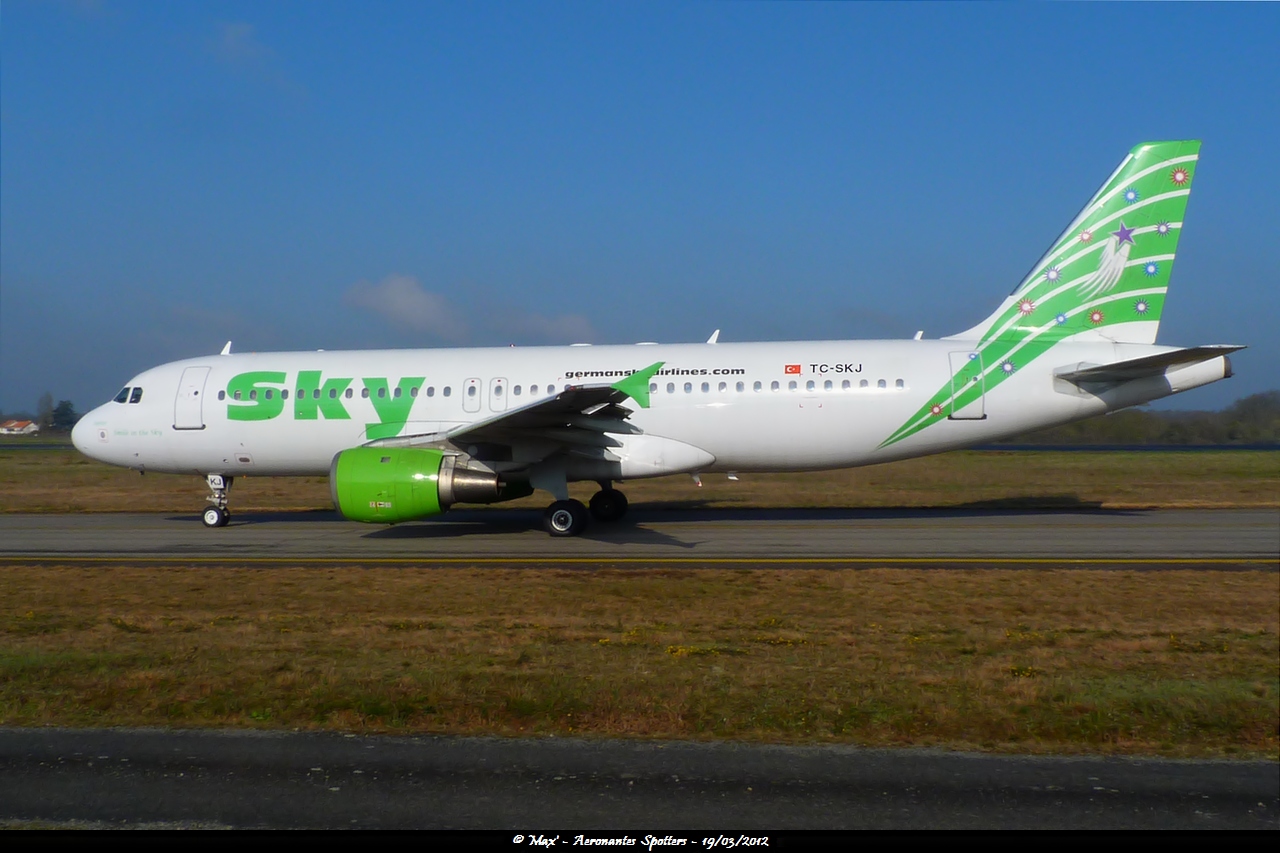 Spotting du  19/03/2012: A320 Sky Airlines TC-SKJ 1203201229361438369605082