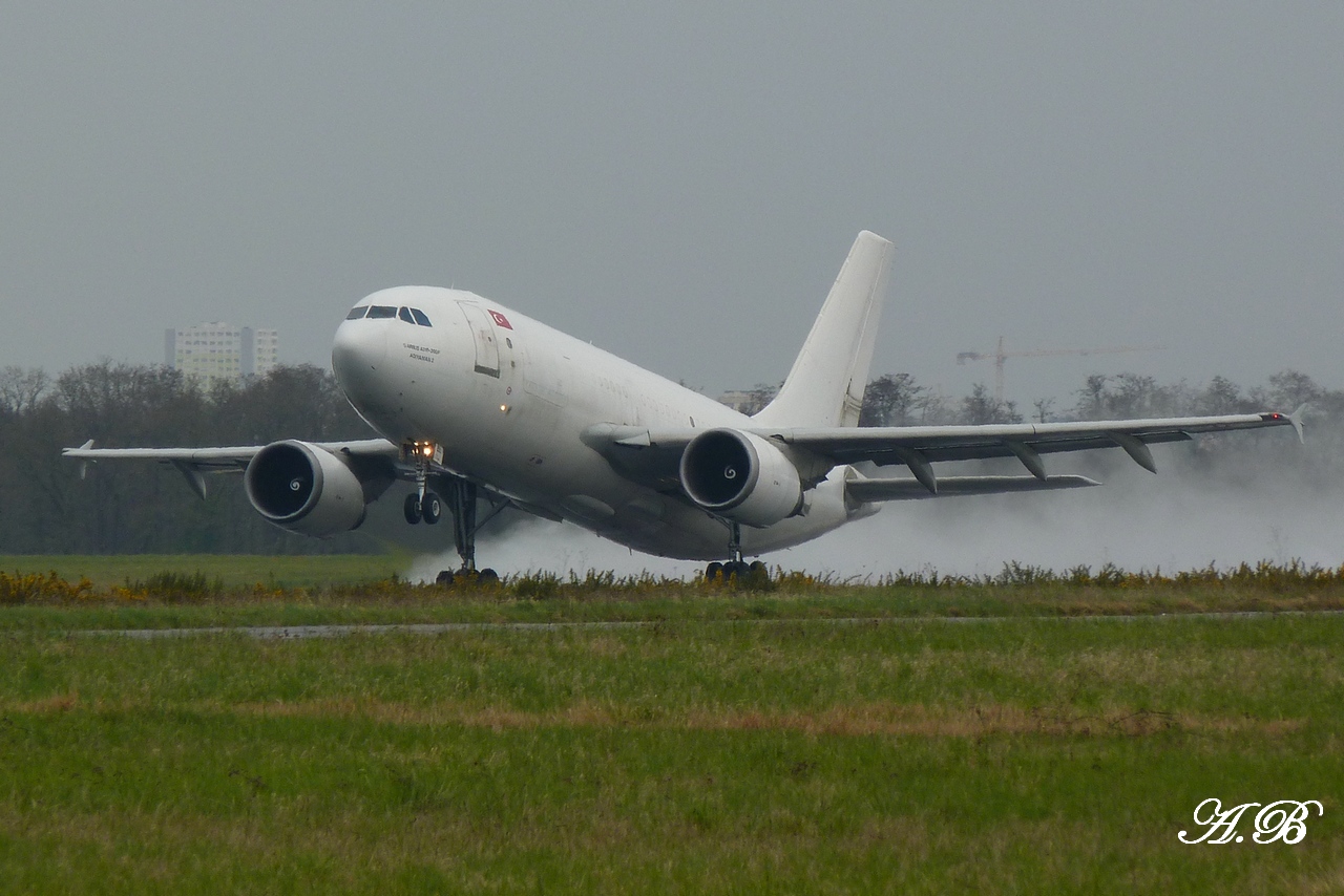 [21/03/2012] Airbus A310-300F (TC-VEL) Kuzu Cargo 1203281233361438369639205