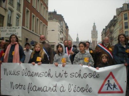Zaterdag 31 maart 2012 : gemeenschappelijke manifestatie in Rijsel voor de erkenning van het Vlaams en het Picardisch 1203311044501419619656061