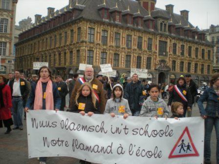 Zaterdag 31 maart 2012 : gemeenschappelijke manifestatie in Rijsel voor de erkenning van het Vlaams en het Picardisch 1203311056561419619656096