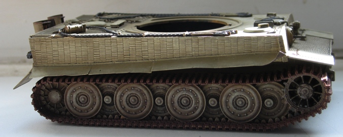 Tiger I: Mid (Academy) par Dragon1875, Late ausf E (Tamiya) par Skaarj et (Italeri) par kurgan [1/35] - Page 11 120410055010667019700832