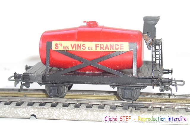 VB essieux semi maquette citerne  rouge Ste des Vins de France P1011014