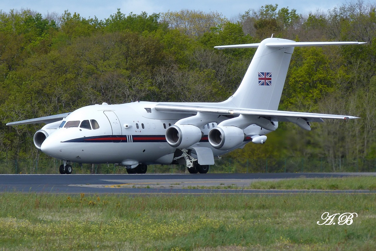 Spotting du 20.04.2012 : BAE (ZE700) Royal Air Force, A310 (F-RADC) COTAM, Beluga 4 "TD", doublé Mistral Air 1204251241501474949763414