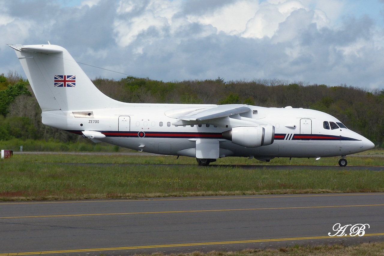 Spotting du 20.04.2012 : BAE (ZE700) Royal Air Force, A310 (F-RADC) COTAM, Beluga 4 "TD", doublé Mistral Air 1204251241511474949763417