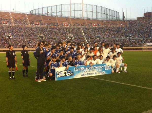 [VID&PIC] 120428 Junsu et le FC Men au match de football caritatif au Japon.   1204280550021488799777892