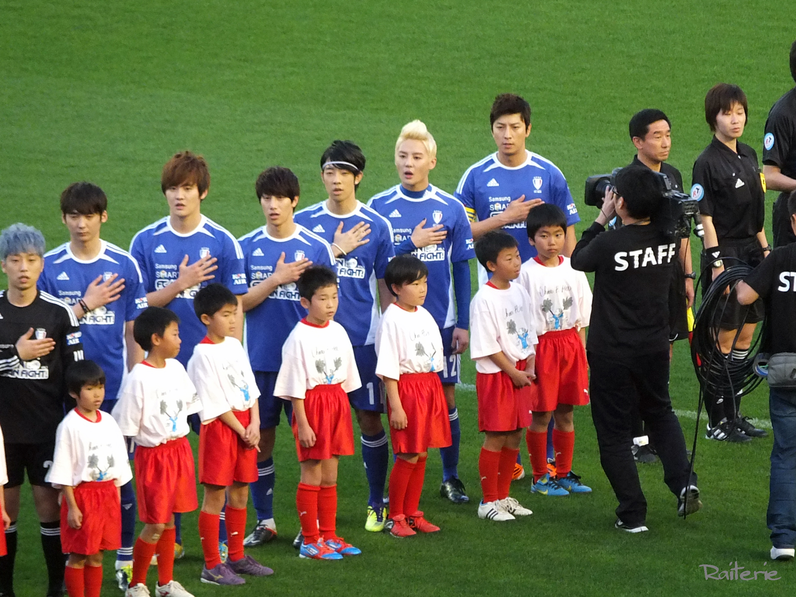 [VID&PIC] 120428 Junsu et le FC Men au match de football caritatif au Japon.   1204300207561488799785097
