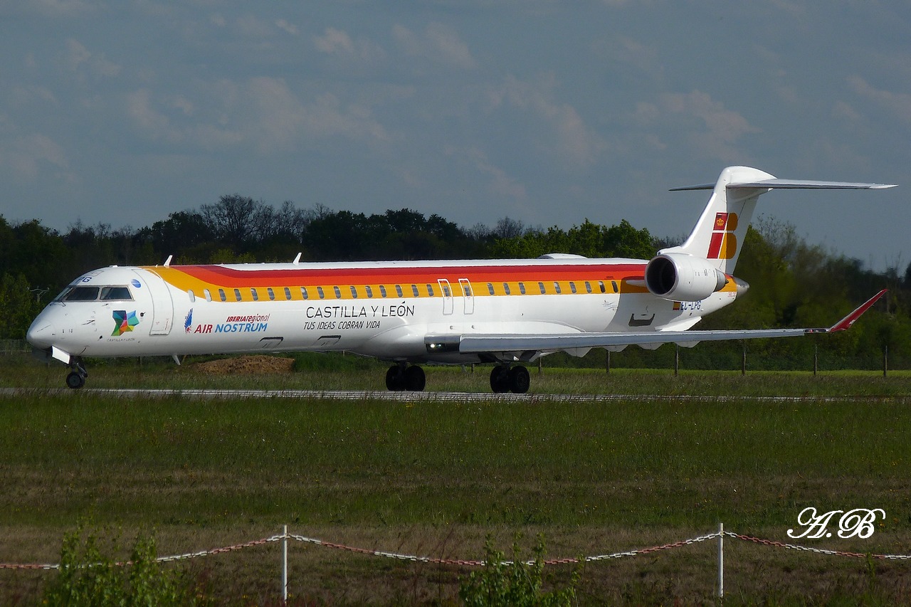 [02/05/2012] Bombardier CRJ1000 (EC-LPG) Air Nostrum "Castilla Y Leon" 1205050541111474949810594