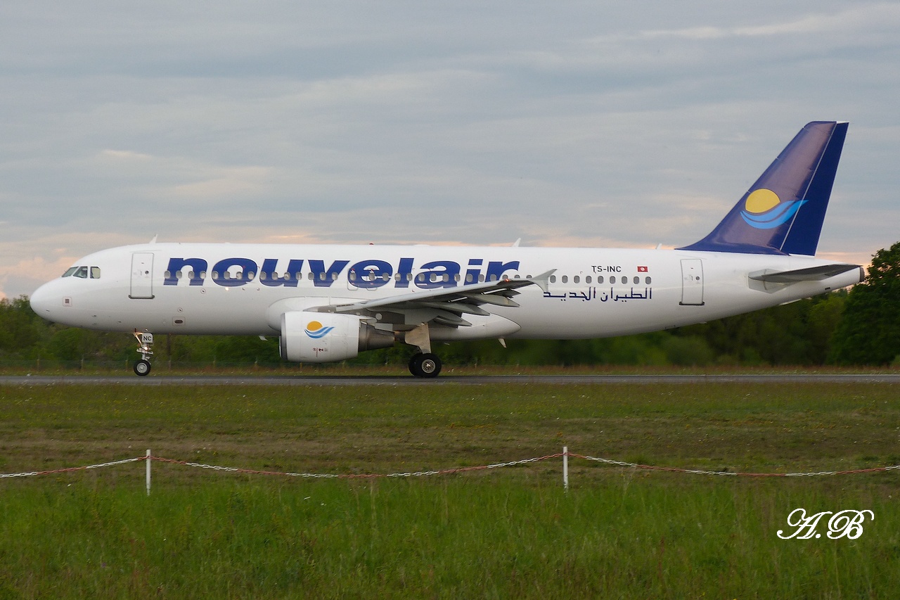 [03/05/2012] Airbus A320 (TS-INC) Nouvelair "news colors" 1205050556411474949810692