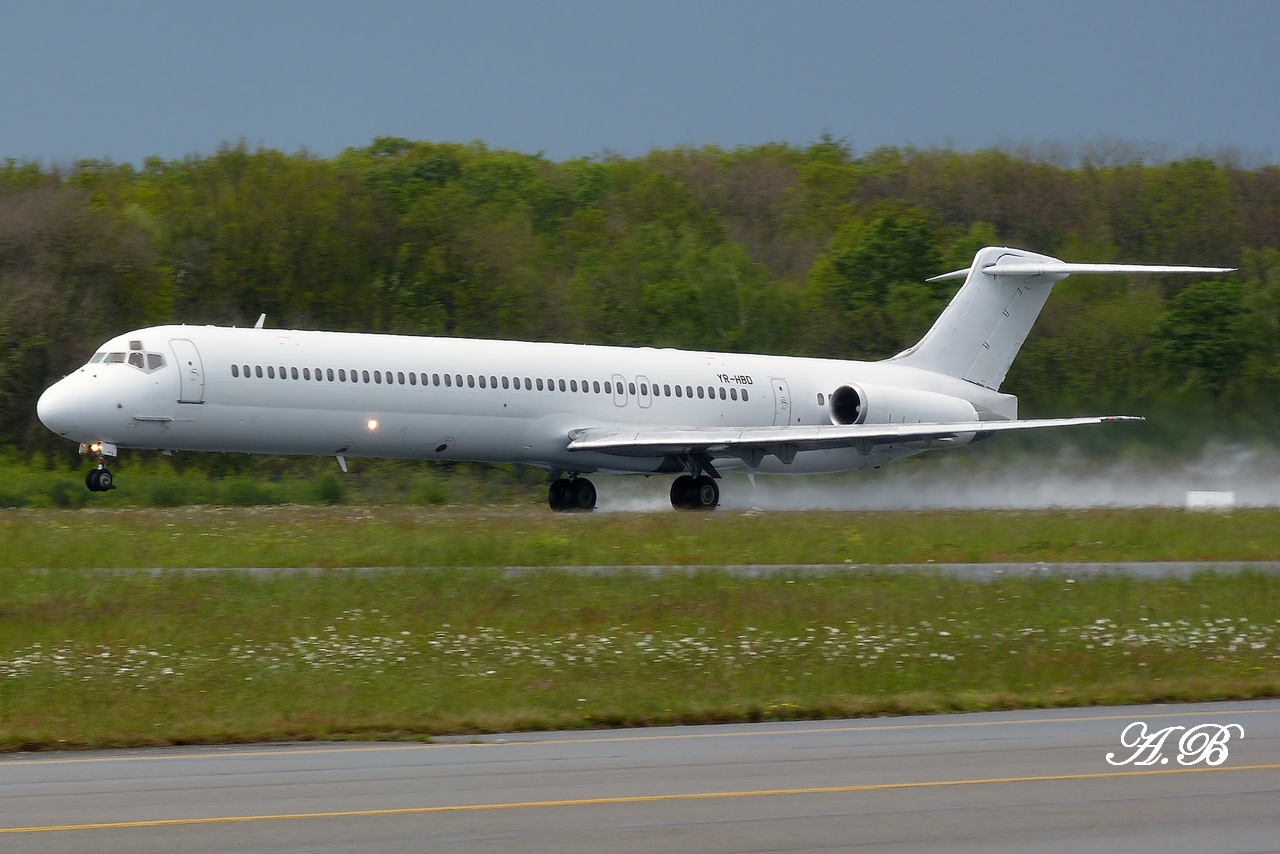 [04/05/2012] McDonnell Douglas MD-83 (YR-HBD) Medallion Air  1205070817581474949820319