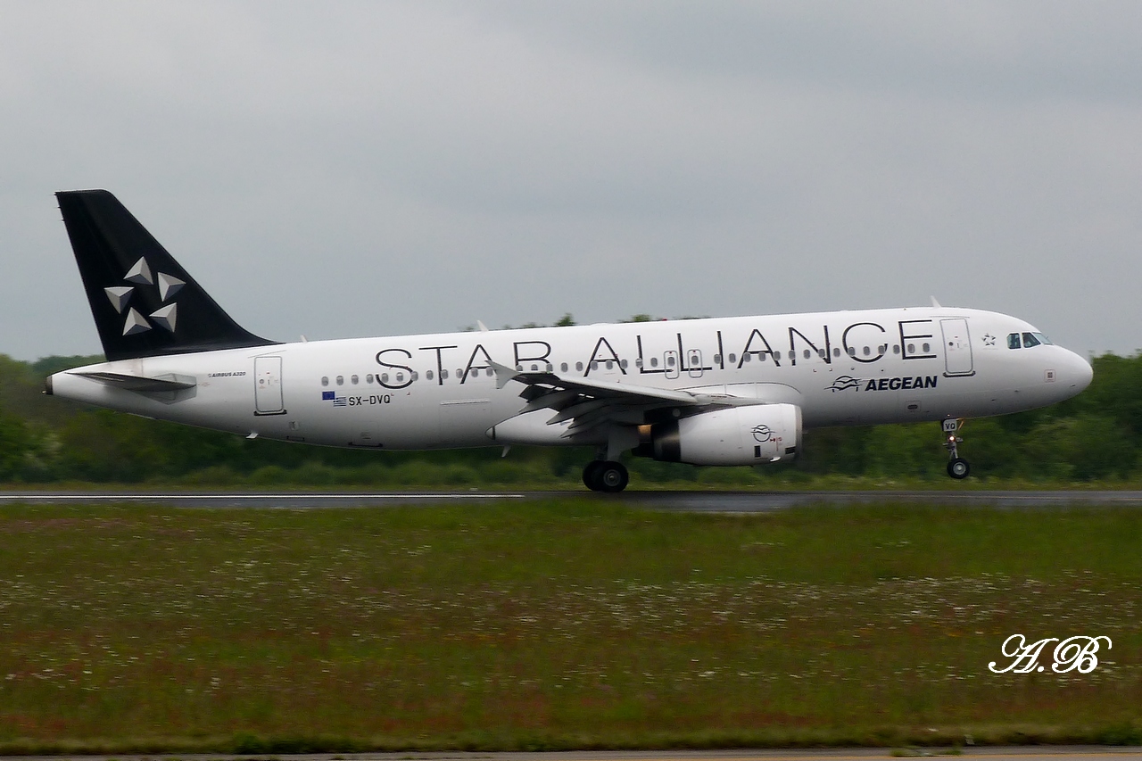 [SX-DVQ] Airbus A320 Aegean Airlines  Star Alliance C/S 1205070818011474949820329