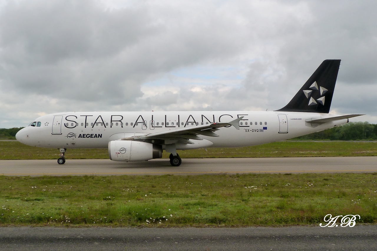 [SX-DVQ] Airbus A320 Aegean Airlines  Star Alliance C/S 1205070818011474949820333