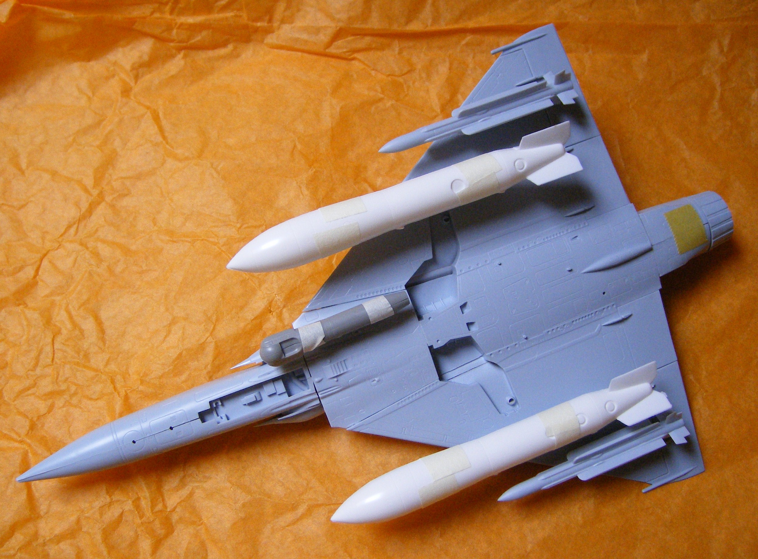 Mirage 2000 C , Heller , 1/48° , ref 80426 .....  "What if" ....... 1205080943071443859825821