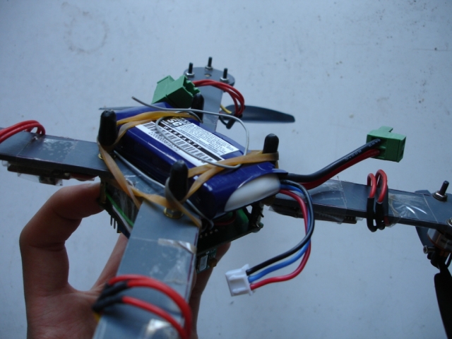 [Binel] Drone MiniQuadCopterX Carbone 1205101204211281969832174