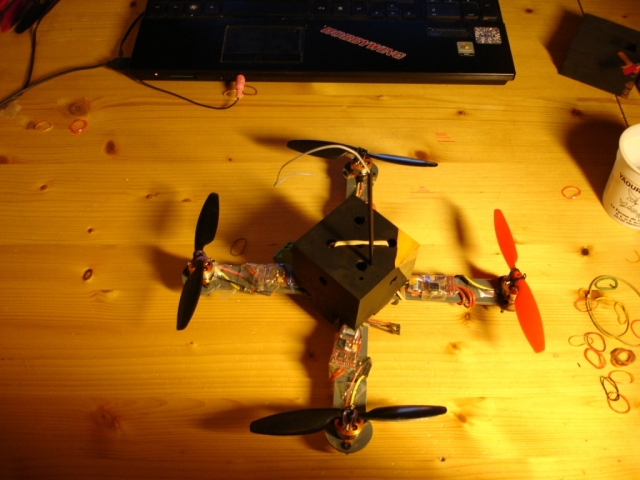 [Binel] Drone MiniQuadCopterX Carbone 1205120936421281969843852