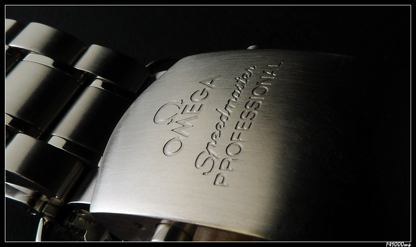 Attention les yeux: sujet dédié aux macros de vos montres..... Tome III - Page 11 1205131048381388899845461