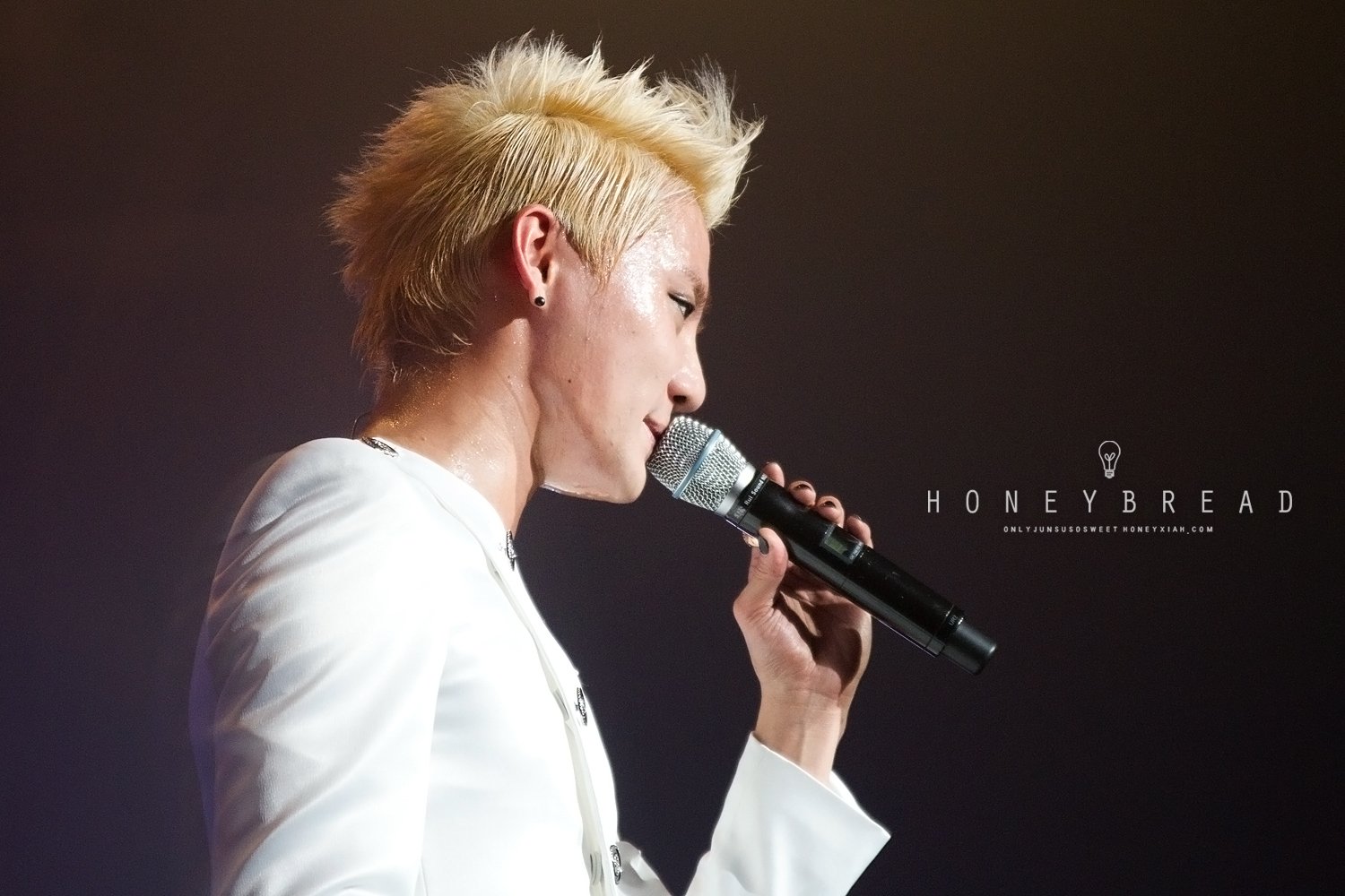 [PIC] 120519 Concert Xia JunSu du 19 mai à Séoul  1205190801301488799873433