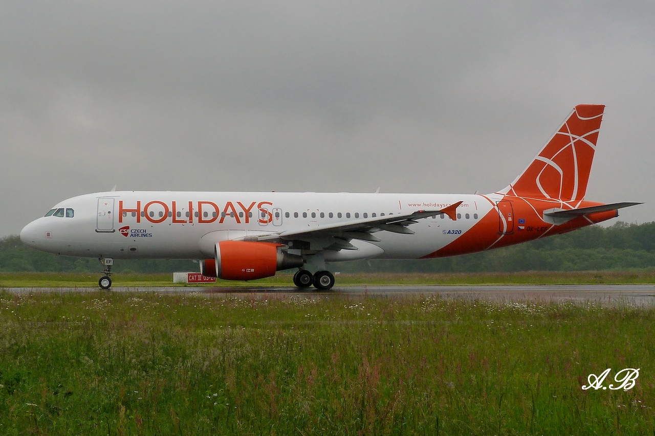 [20/05/2012] Airbus A320 (OK-LEF) HOLIDAYS Czech Airlines 1205220100381474949884736