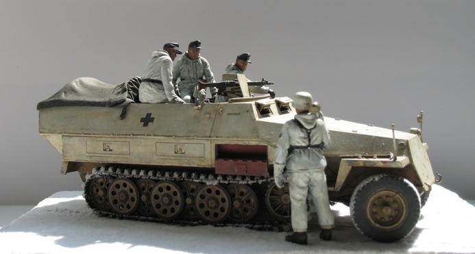 Sd.Kfz 251/1 Ausf.D Dragon 1/35 120524044533667019894631