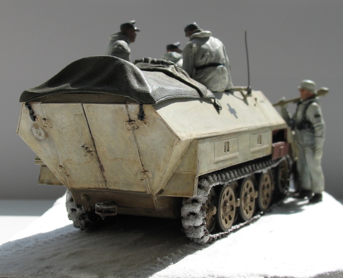 Sd.Kfz 251/1 Ausf.D Dragon 1/35 120524044549667019894632