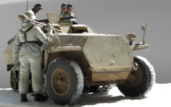 Sd.Kfz 251/1 Ausf.D Dragon 1/35 120524044758667019894647