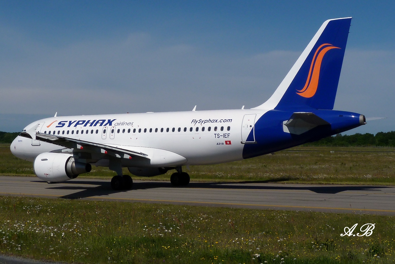 [27/05/2012] Airbus A319 (TS-IEF) Syphax Airlines  1205280525331474949911906