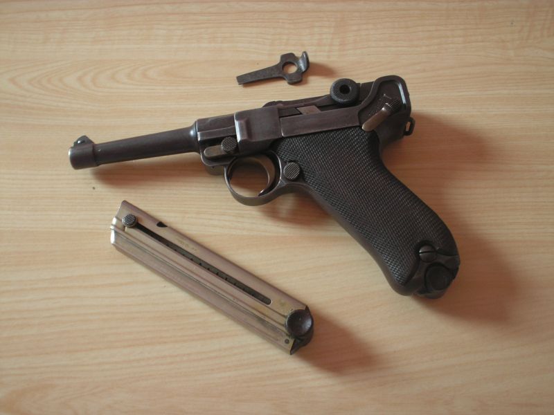 Un étui pour Luger à canon de 10 cm, d'origine inconnue. 120530105232486979921513