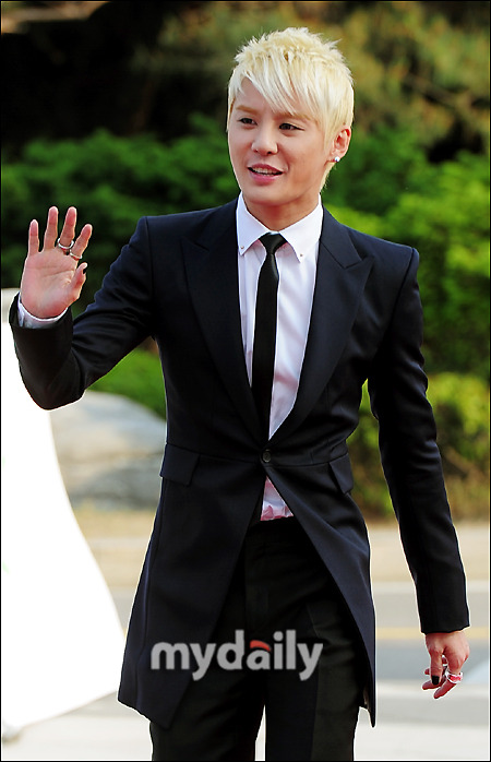 [PIC] 120604 Junsu ~ The Musical Awards 1206041152171488799940832