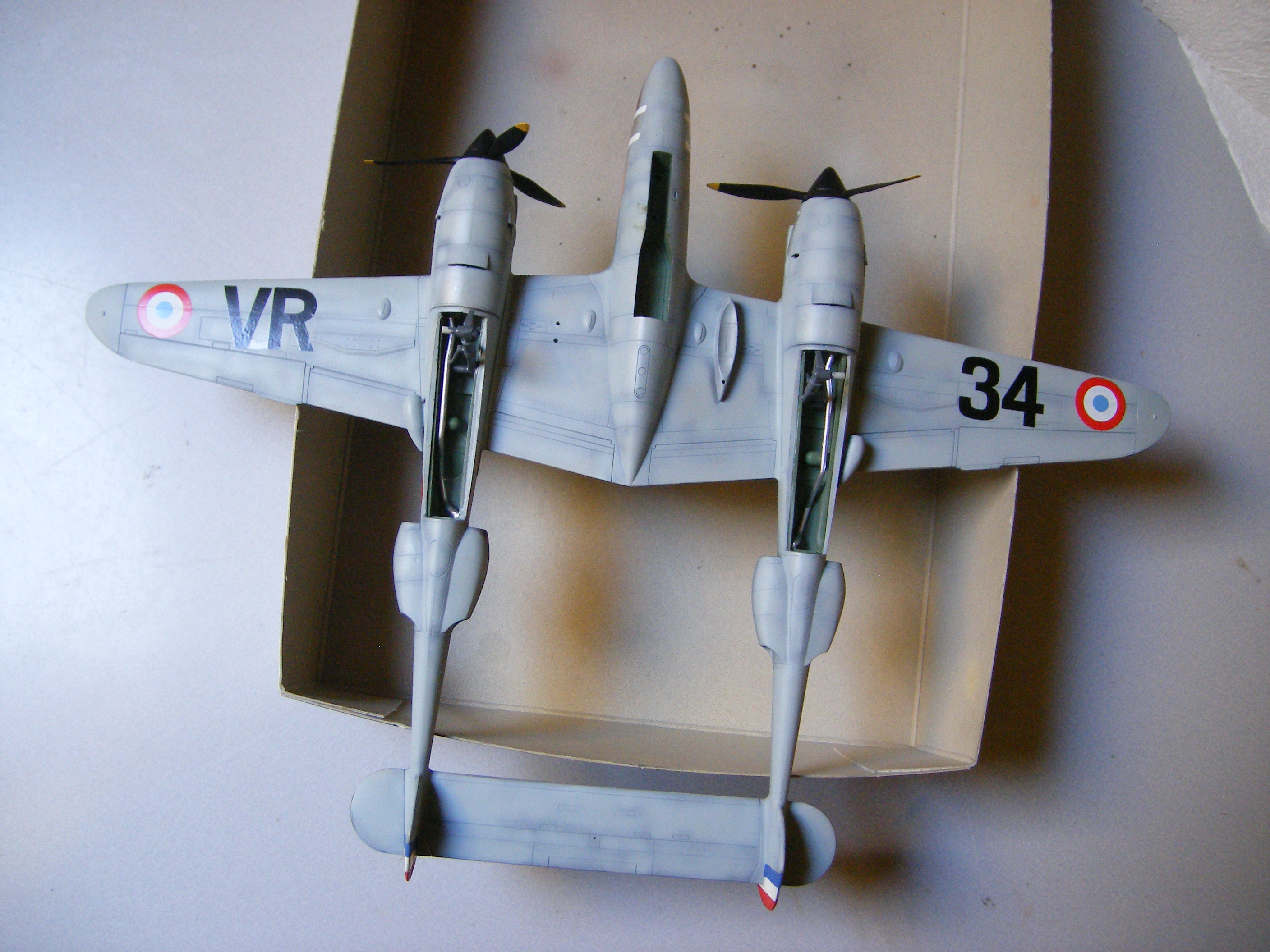 Lockheed P38 , "what if" France 1942 , Academy , 1/48° ..... 12062306081114438510018865