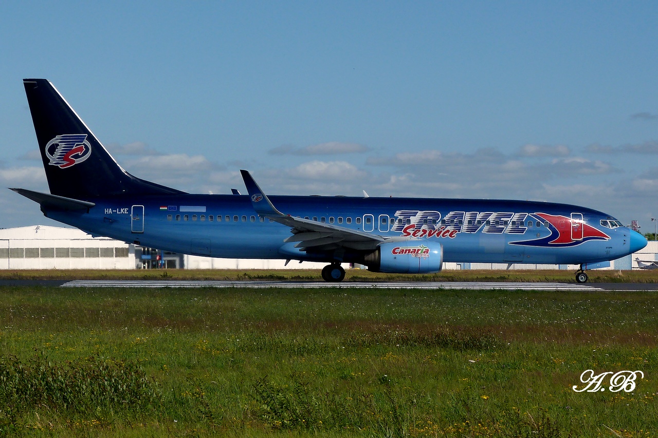 [16.07.2012] Boeing B737-800 (HA-LKE) Travel Service O² s/c   12072012192615267110124548