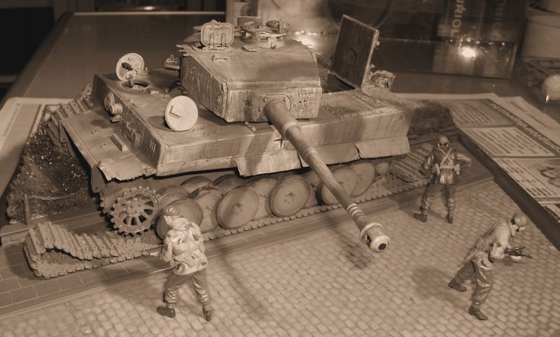 [résolu]Tigre I Mid Production - ACADEMY - 1/35 - Abandon en Normandie 12081012012114106610194949