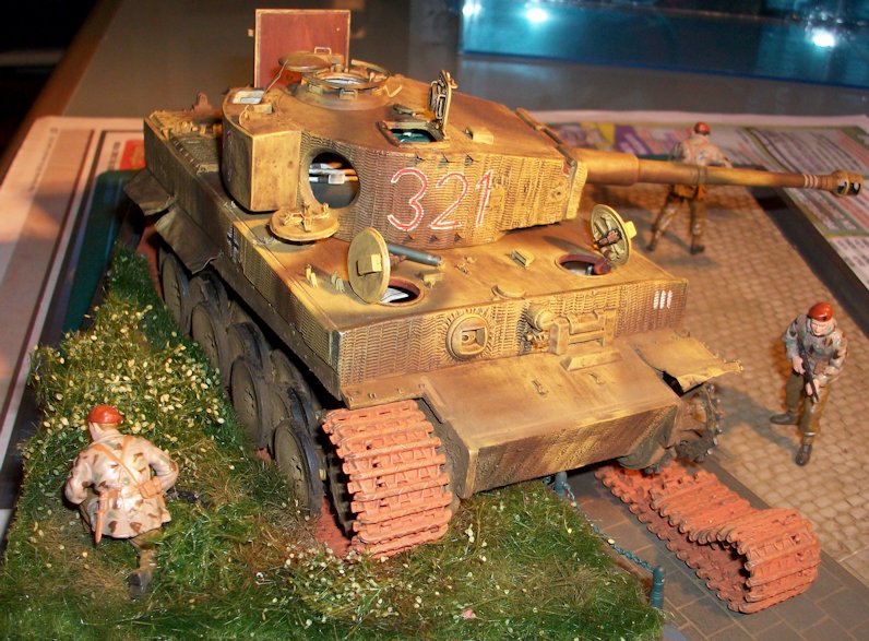 [résolu]Tigre I Mid Production - ACADEMY - 1/35 - Abandon en Normandie 12081012012114106610194950