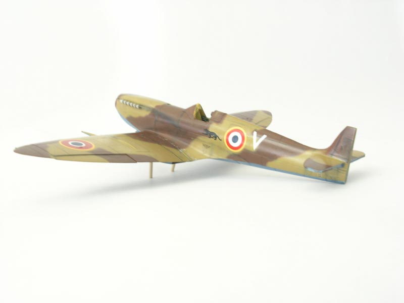 Spitfire Français Mk IX Corse 1943 - [ICM] 1/48 - Màj 03/09 - Maquette finie - Page 3 12081610342311241910217106